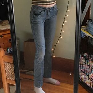 (Wrinkled sorry) jeans